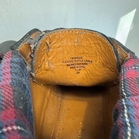 Tommy Hilfiger Tassie Black Leather Boots 7.5M | Heidi-Vibes, Get Your Hike On! - Picture 9 of 11